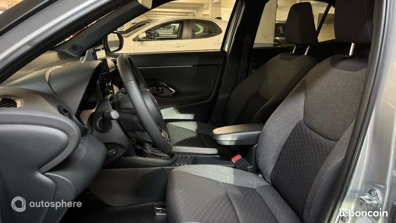 Toyota Yaris Cross 130h Design MY25 (image 12)