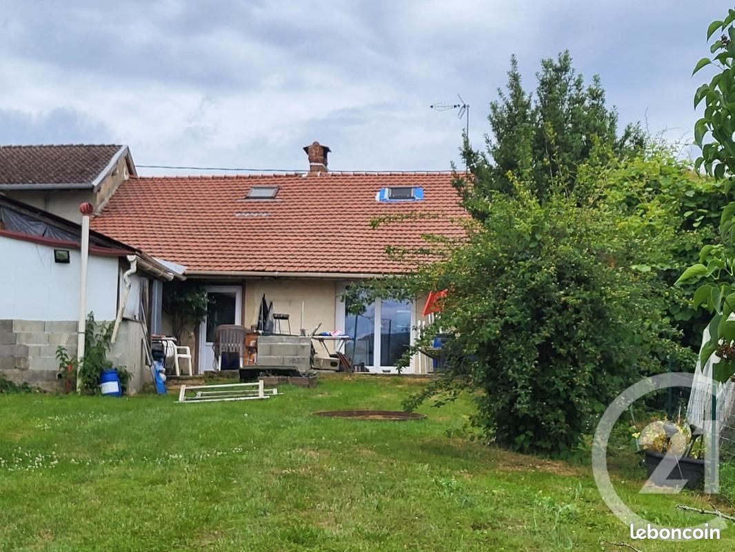 Maison 4 pièces 136 m² · à Saint-Étienne-du-Bois · 136 m² · 122 000 €