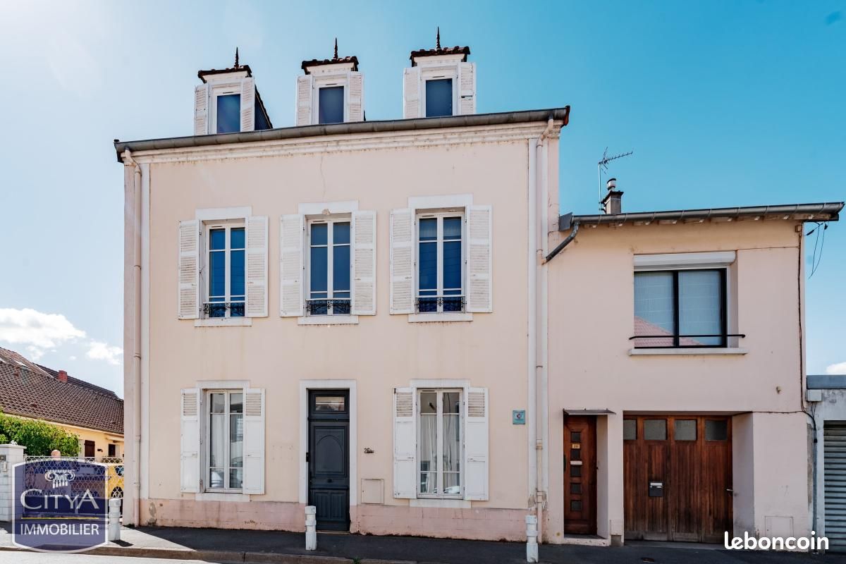 Maison 9 pièces 240 m² · à Cusset · 240 m² · 349 900 €