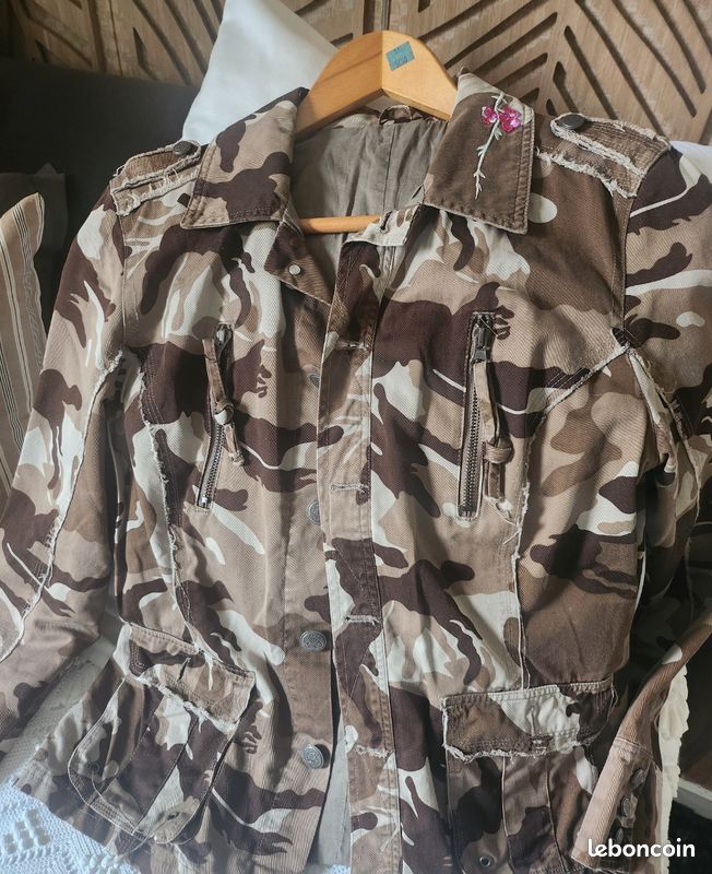 Veste camouflage brodée (image 1)