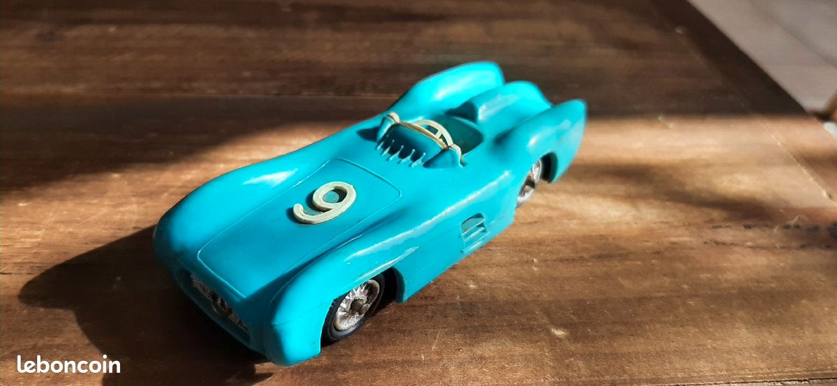 Miniature Voiture 1/43 Norev N°13 Mercedes-Benz Compétition - Collection - Occasion (pare-brise Absent)