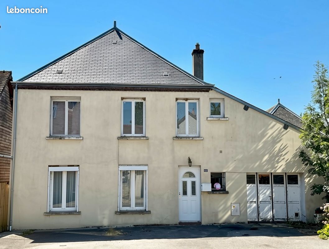 Maison 4 pièces 132 m² · à Champrond-en-Gâtine · 132 m² · 145 000 €