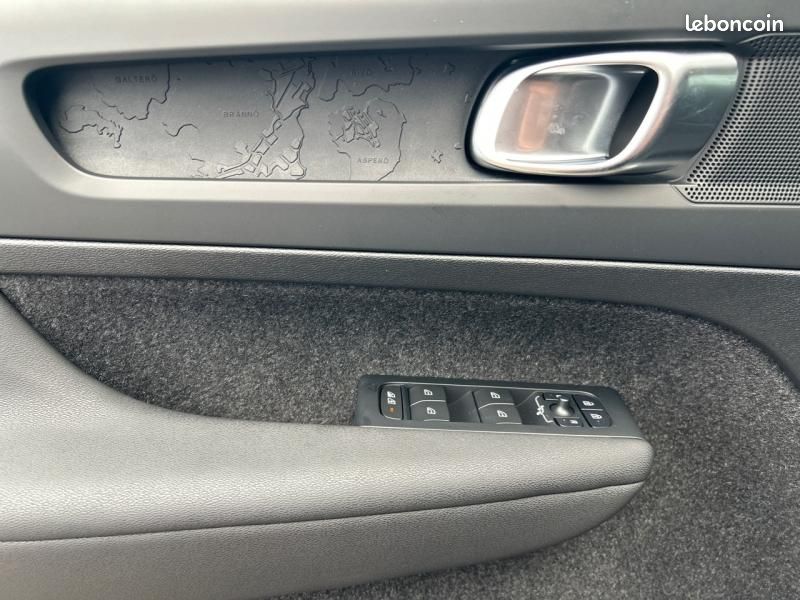 Volvo EX40 Single Extended Range 252ch Plus (image 7)
