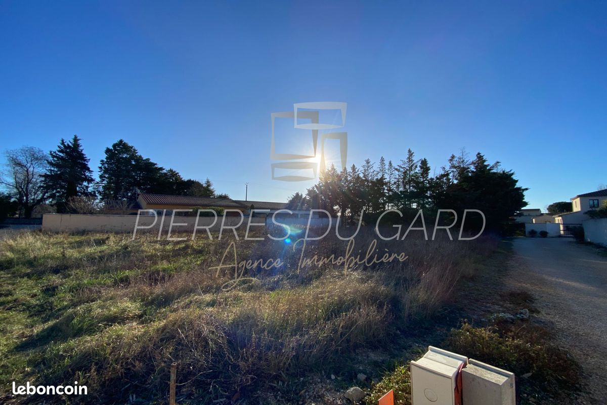 Terrain 939 m² · à Saint-Quentin-la-Poterie · 939 m² · 213 000 €