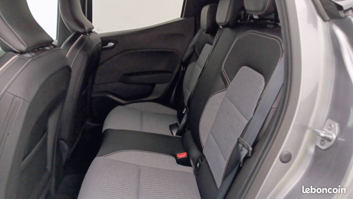Renault clio tce 90 ch gsr2 techno (image 13)