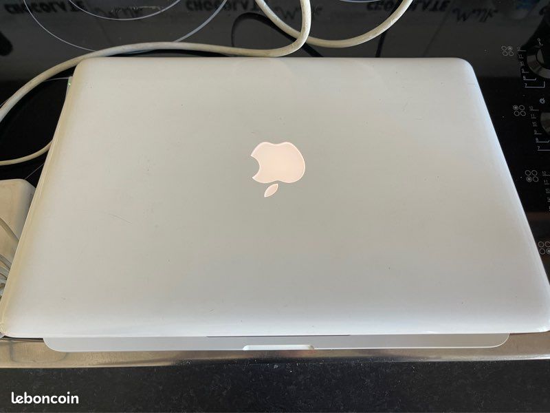 APPLE Macbook 13 pouces mi-2010 (MacBook7,1) A1342 (image 3)