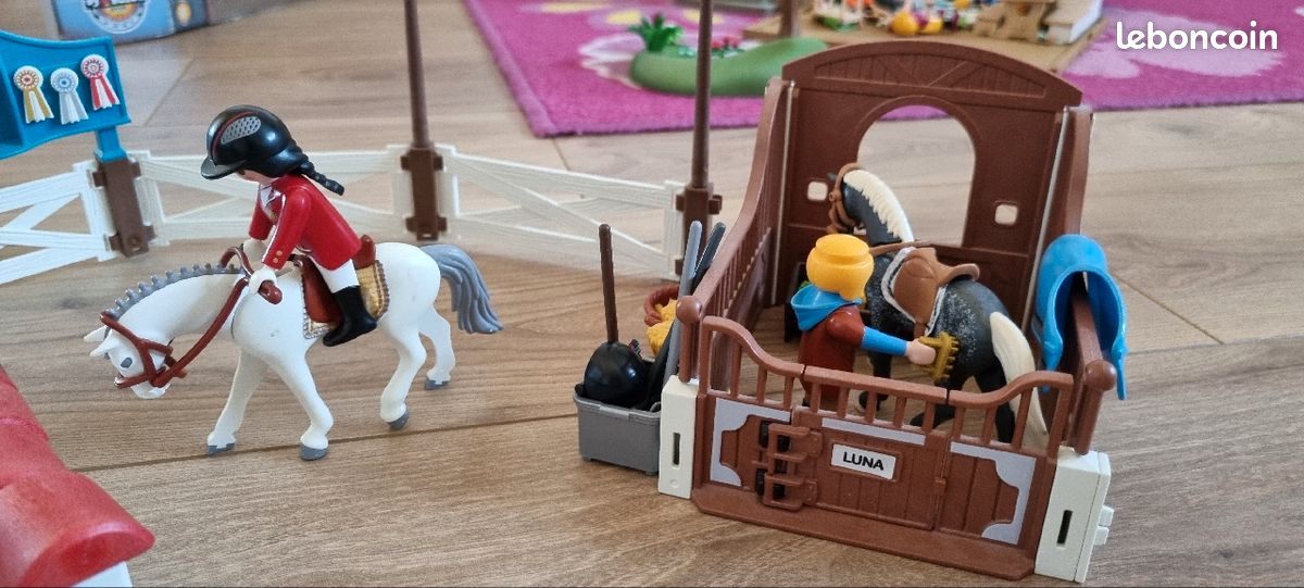 Playmobil ensemble centre équestre avec box et saut d'obstacles (image 2)