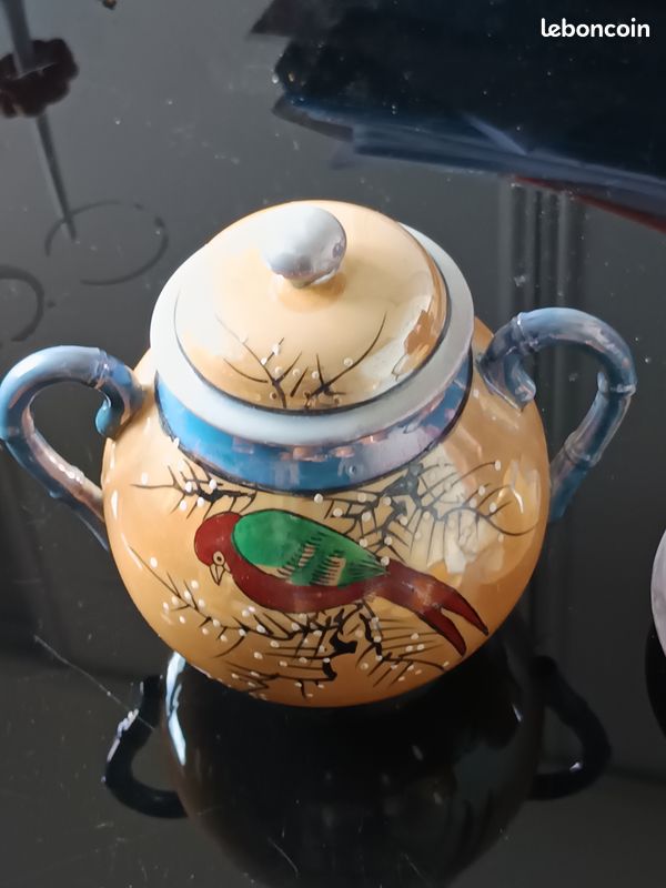 7 tasses et sucrier porcelaine japonaise Décor délicat d’oiseaux exotiques sur branches fleuries, (image 10)