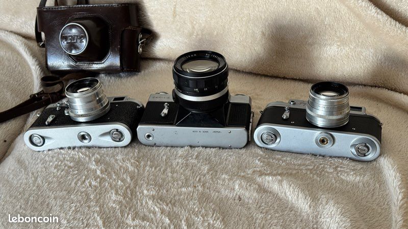 Vieil appareil-photo russe photo stock. Image du jumelez - 12499530