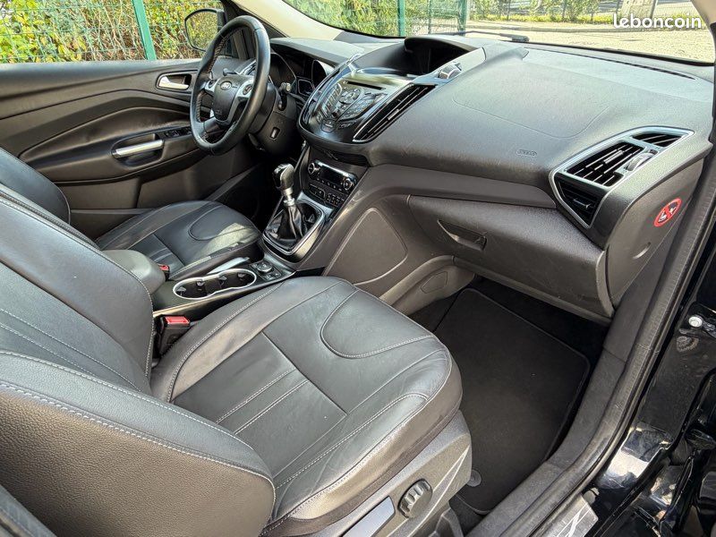 Ford Kuga 1.5 EcoBoost S&S 150 Titanium 4X2 (2015, 174000 Km) (image 5)