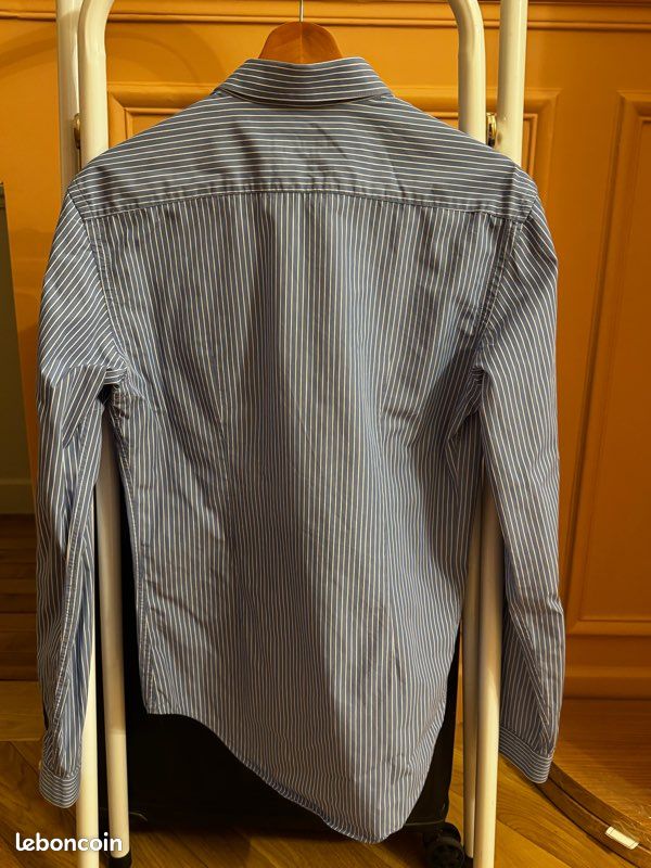 Chemise Zara Man Slim Fit M – rayée bleu et blanc – écusson brodé (image 4)