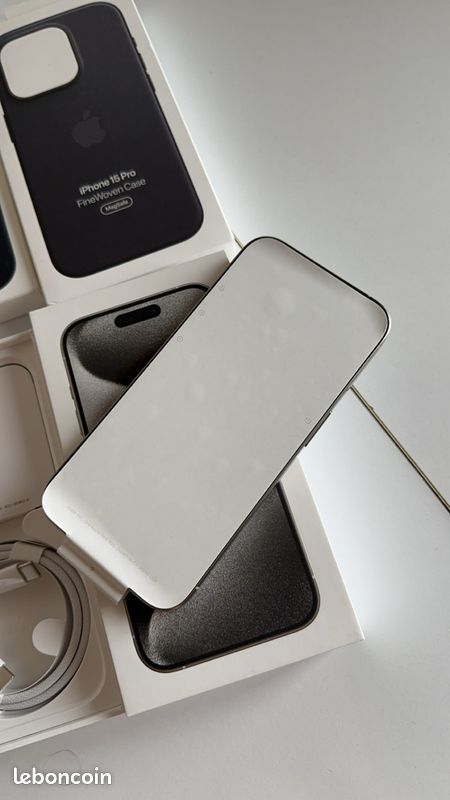 IPhone 15 pro 256g (image 3)