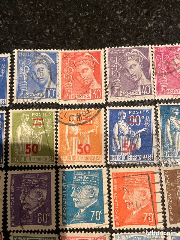 Timbre adhésif de France N° AD 0374 Oblitéré