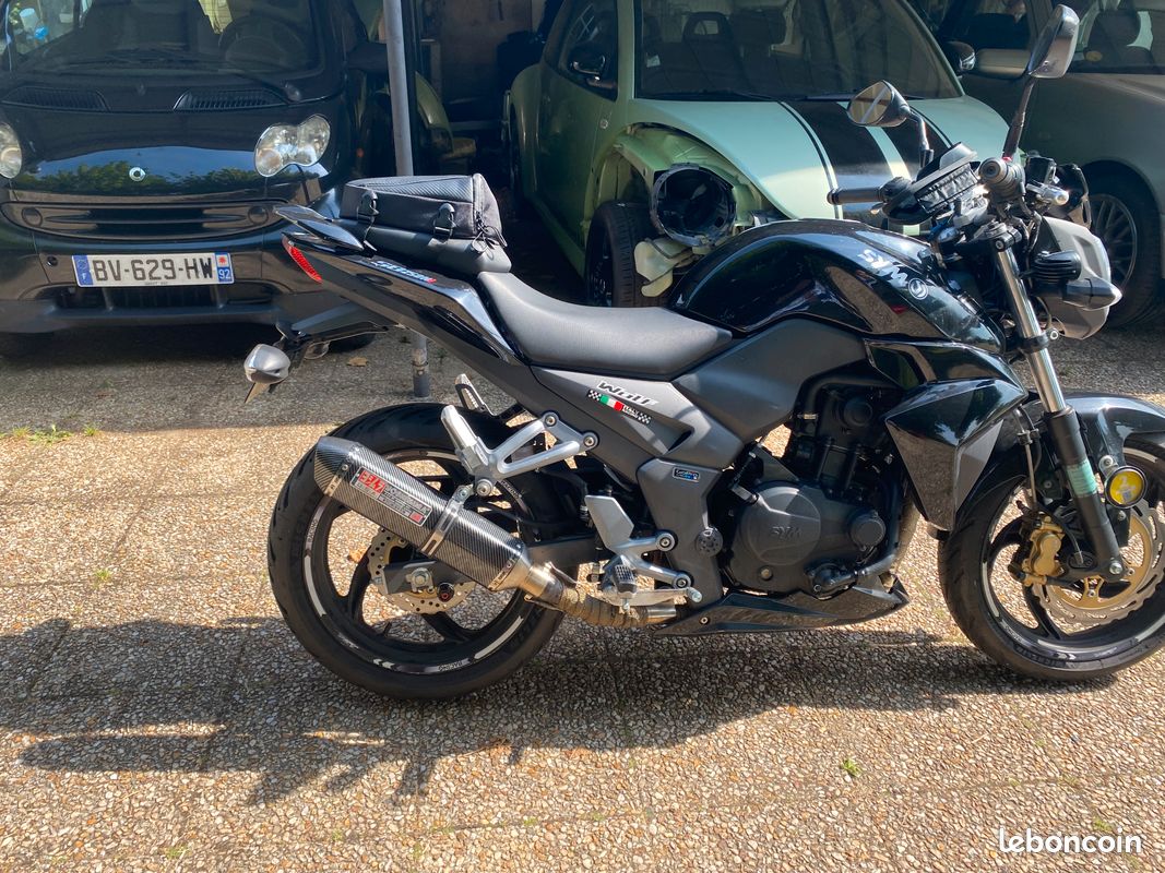 Jolie SYM WOLF 250cc Motos