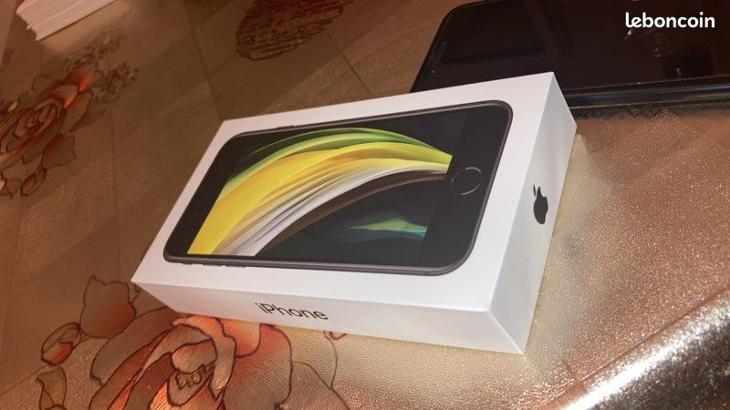IPhone SE noir 128go (image 1)