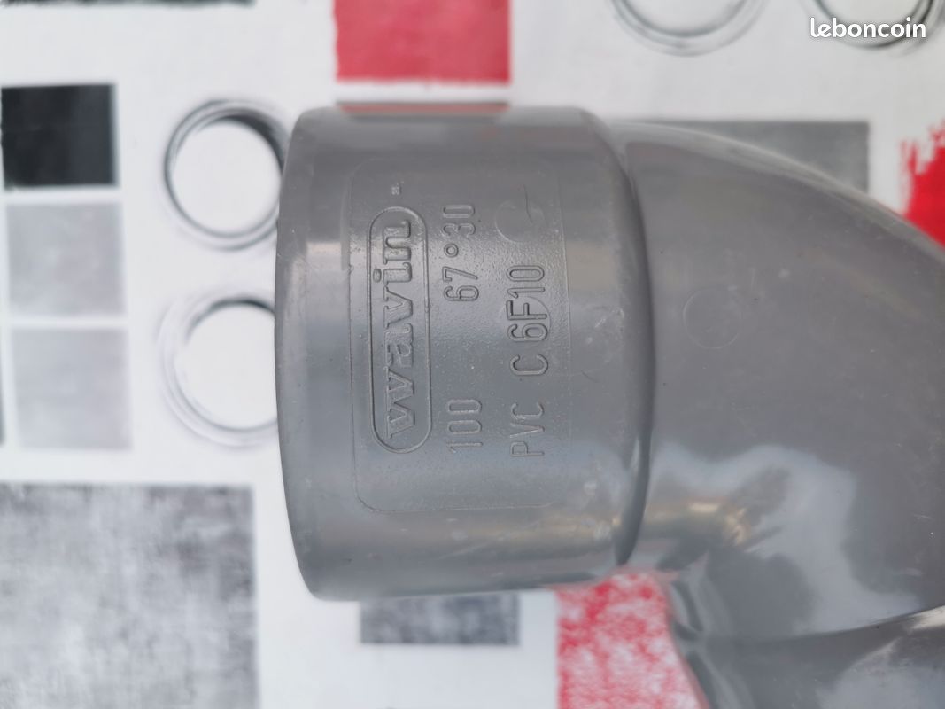 Coude PVC d100 femelle Wavin 67°30 (image 2)