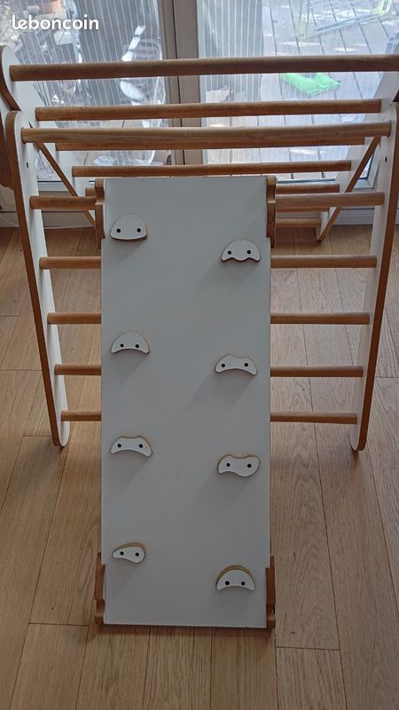 Structure de motricité : triangle pikler rampe toboggan (image 1)