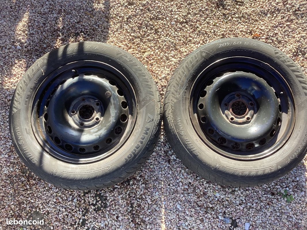 Jantes plus pneu hiver 205/60/R16 92H Équipement auto