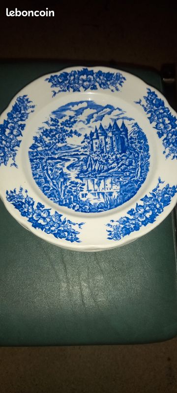 Lot de 13 assiettes pyroblan en porcelaine BP (image 2)