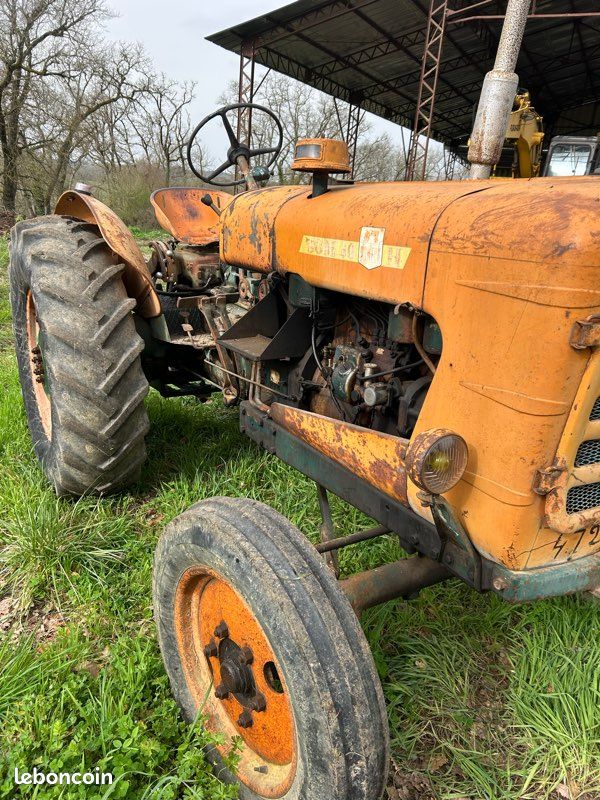 Véhicule [HO] : Tracteur Someca orange et vert super SOM 40 avec roues