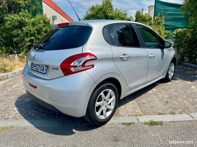Peugeot 208 Finition Style – Kit Distribution ✅ – Radars recul ✅ (image 4)