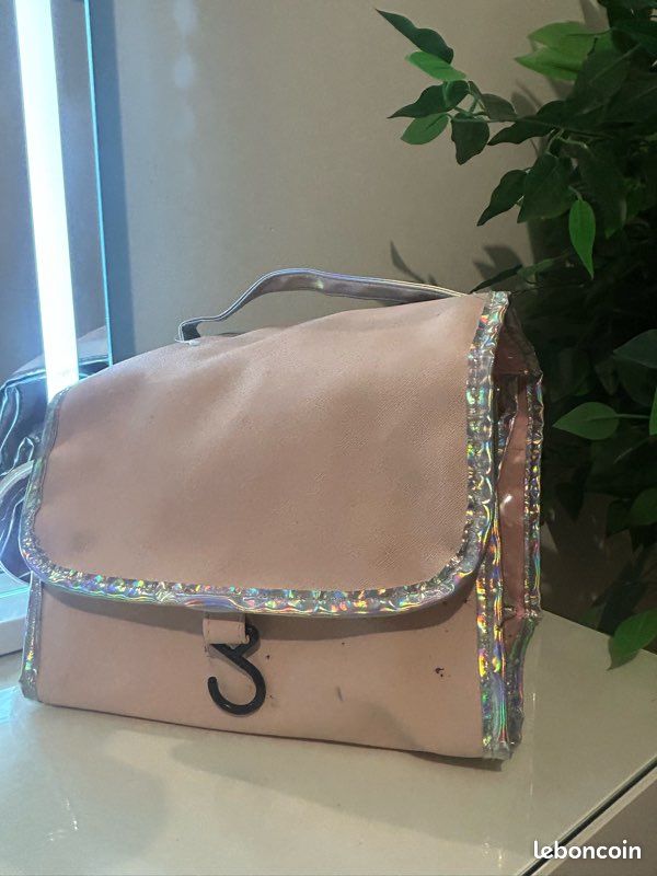 Trousse de toilette (image 1)