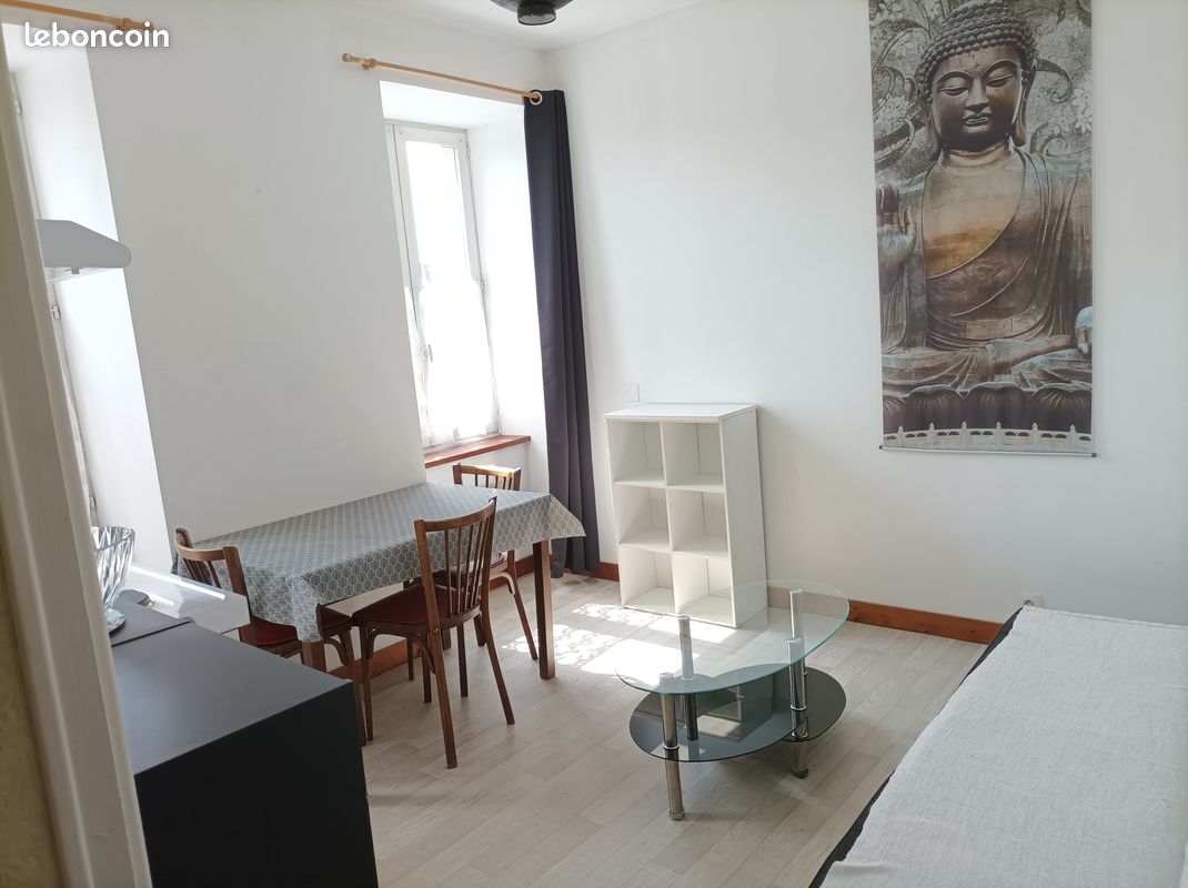 Appartement 2 pièces 28 m² · à Châteaulin · 28 m² · 375 €/mois