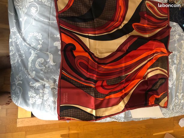 Foulard En Soie Emmanuelle Khanh - Occasion Multicolore, Léger Et Vintage
