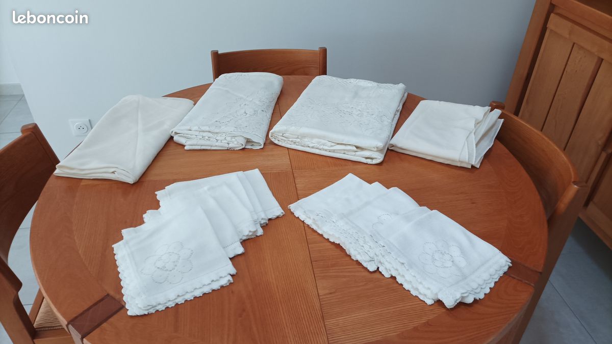 Lot de deux nappes (ronde+ovale) avec leur sous-nappe (image 2)