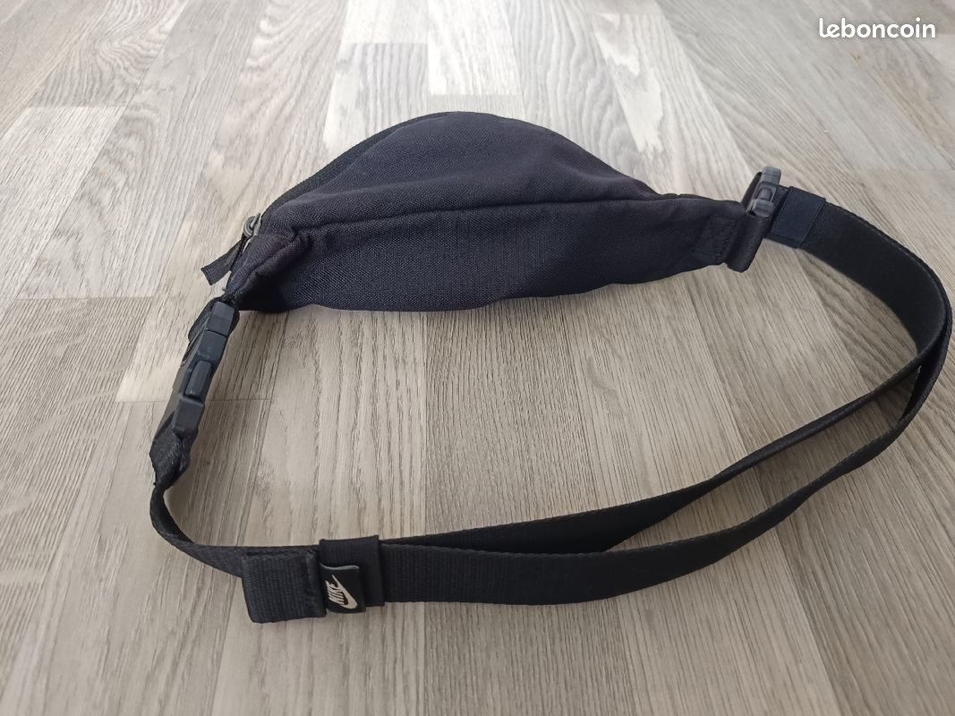 Sacoche Nike bon état (image 5)