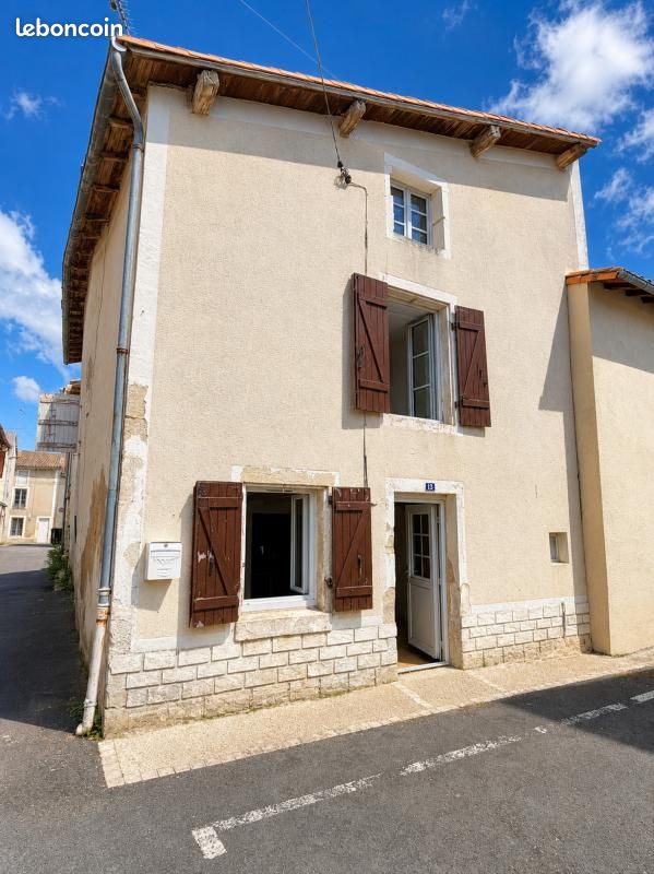 Maison 4 pièces 83 m² · à La Mothe-Saint-Héray · 83 m² · 49 500 €
