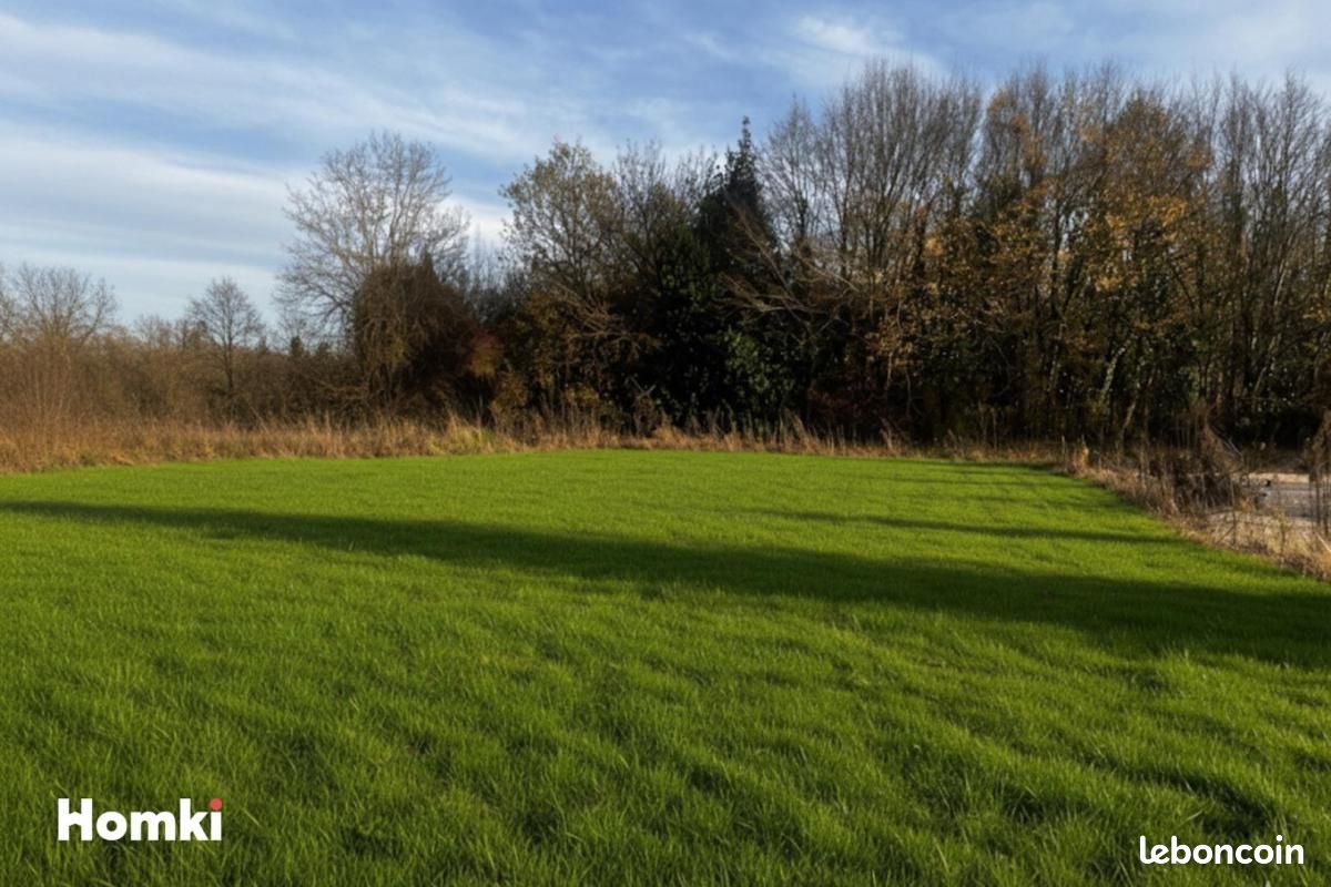 Terrain 556 m² Confrancon · à Confrançon · 62 000 €
