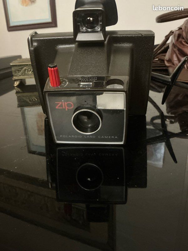 Appareil photo Polaroid Land vintage 220 automatique avec étui - Canada