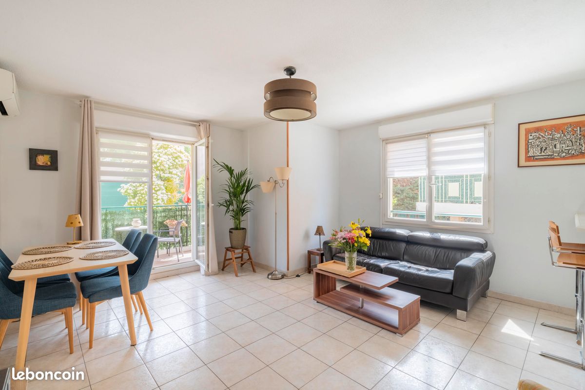 VENTE DIRECTE PROPRIÉTAIRE – 13010 LES TROIS PONTS – T4 LUMINEUX – TERRASSE 12 m² – PARKING PRIVATIF (image 4)