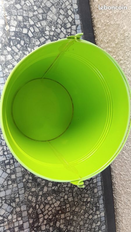 Cache pot métallique vert (image 4)