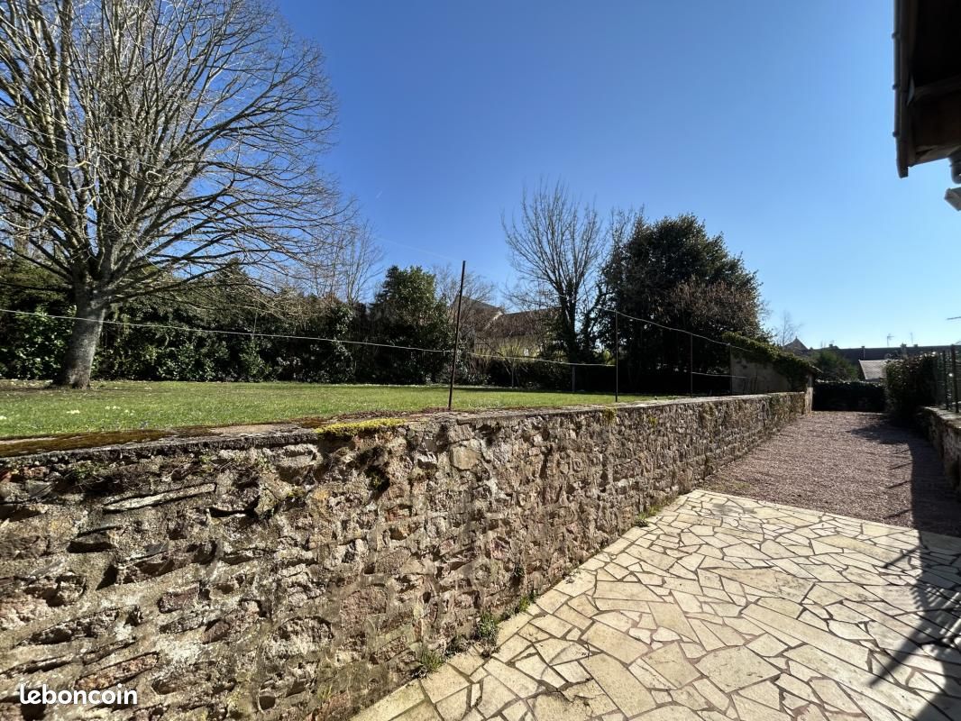 Appartement 4 pièces 185 m² · à Montcenis · 185 m² · 1 190 €/mois