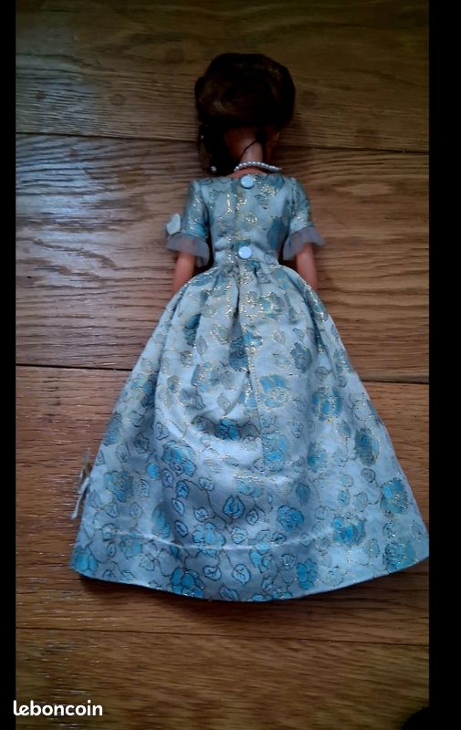Vêtement Clothe Robe broderie Dress BELLA Tressy France Poupée Barbie (No Doll