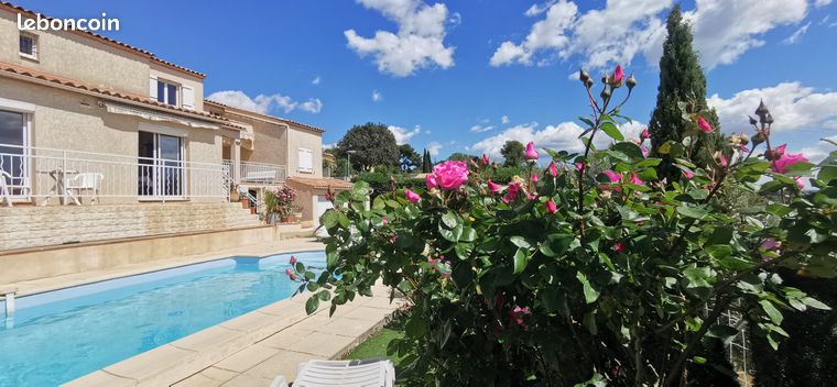 Belle villa provençale avec vue sur les Alpilles