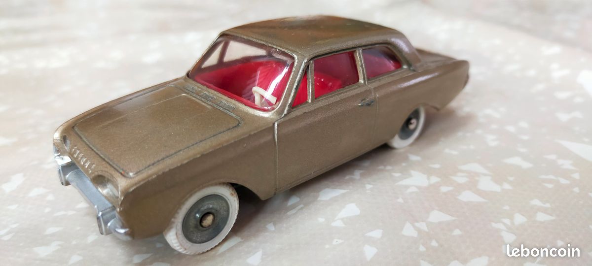 Dinky Toys Ford Taunus Beige 1/43 - Voiture Miniature Collection Vintage