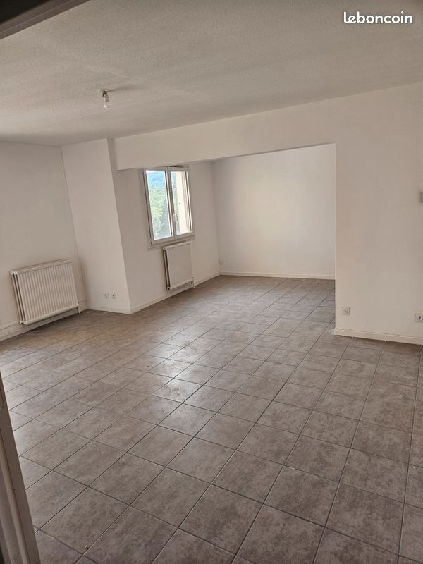 Appartement 3 pièces 84 m² · à Saint-Étienne · 84 m² · 83 000 €
