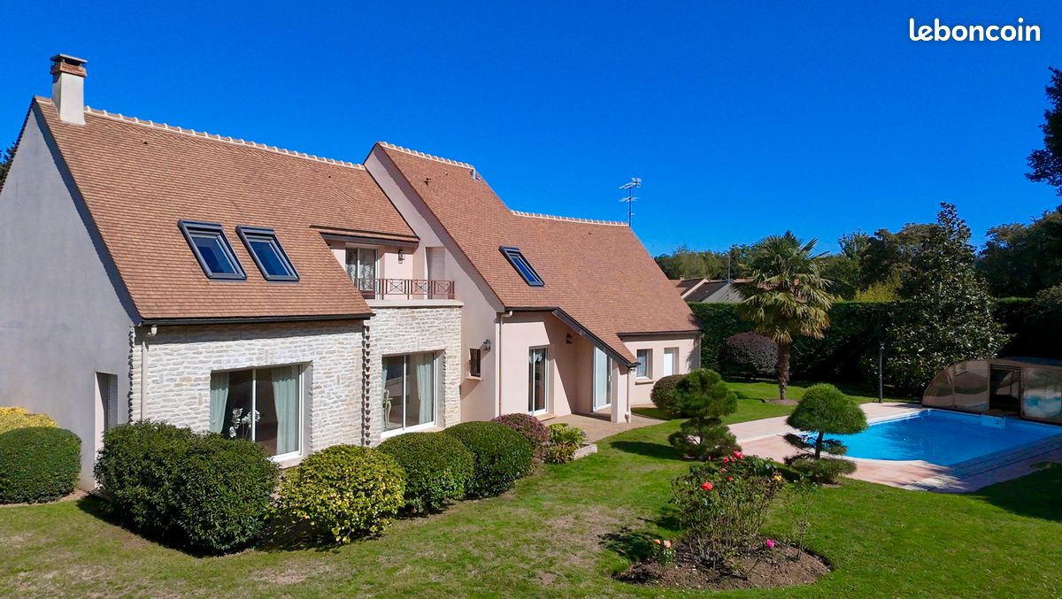 Maison 7 pièces 200 m² · à Dampierre-en-Yvelines · 200 m² · 850 000 €