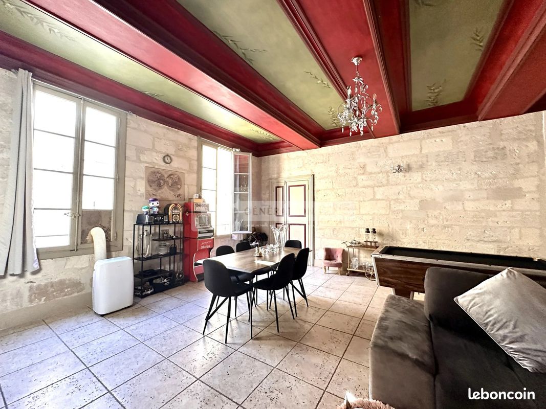 Appartement 4 pièces 111 m² · à Beaucaire · 111 m² · 124 000 €