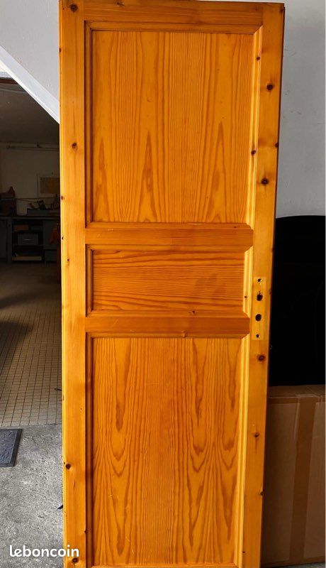 Porte intérieure en bois massif (sapin) (image 1)