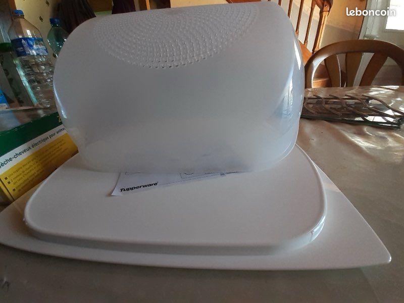 Boîte à Fromage Tupperware Rouge - Ronde 13,5 Cm - Conservation Plastique - Occasion