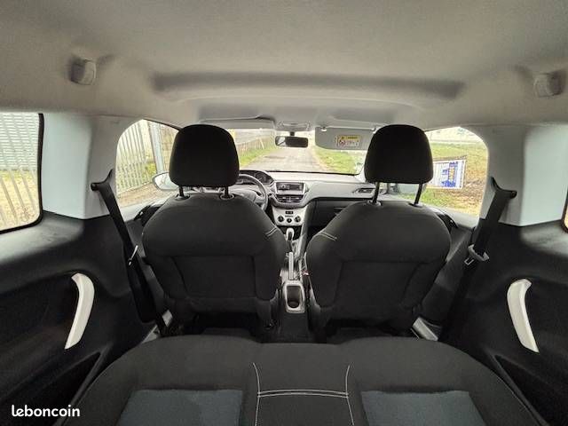 Peugeot 208 1.2 vti 68ch like 3p 2017 (image 6)