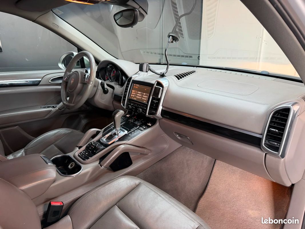 PORSCHE CAYENNE 3.0D V6 Tiptronic S (image 16)