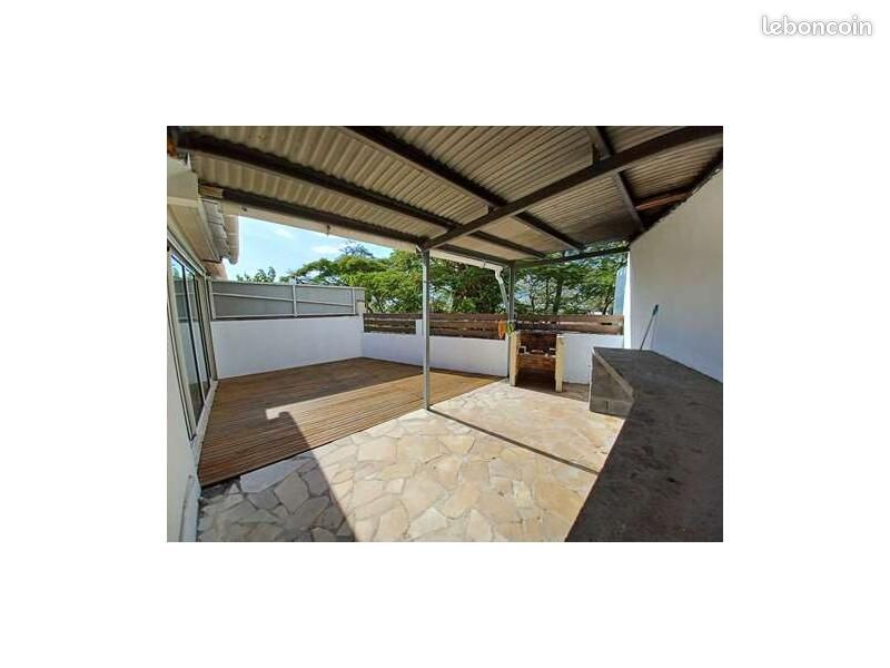 Appartement 4 pièces 95 m² · à Saint-Louis · 95 m² · 650 €/mois