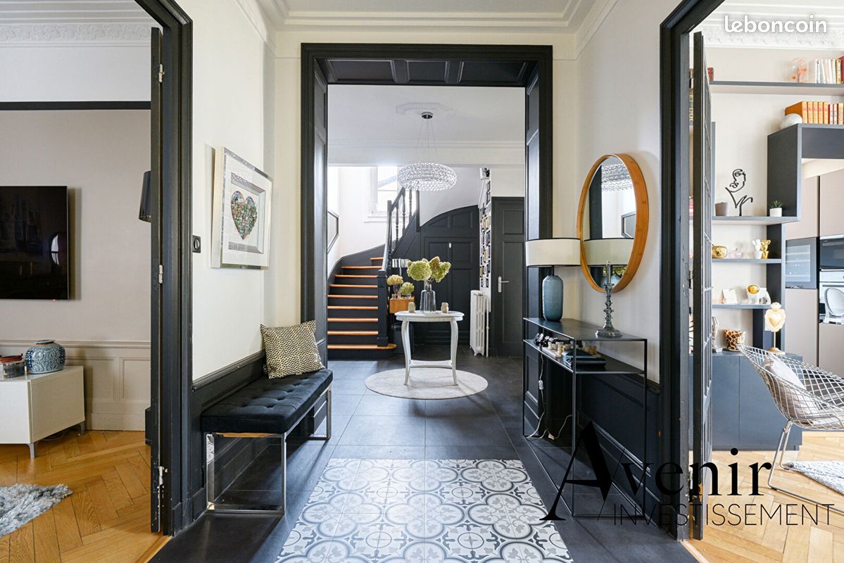 Maison 8 pièces 365 m² · à Lyon · 365 m² · 2 495 000 €