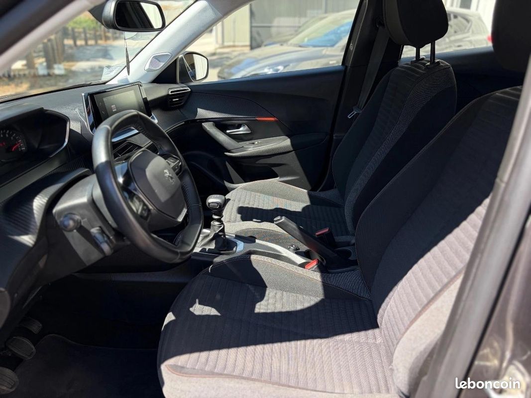 Peugeot 2008 ACTIVE PACK PHASE II 1.2 PURETECH 100 CV/CARPLAY/PREMIERE MAIN/GARANTIE 3 MOIS (image 11)