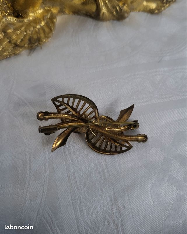 Broche Fantaisie Vintage En Métal Doré - Occasion, Bon état - Quelques Traces D'usure